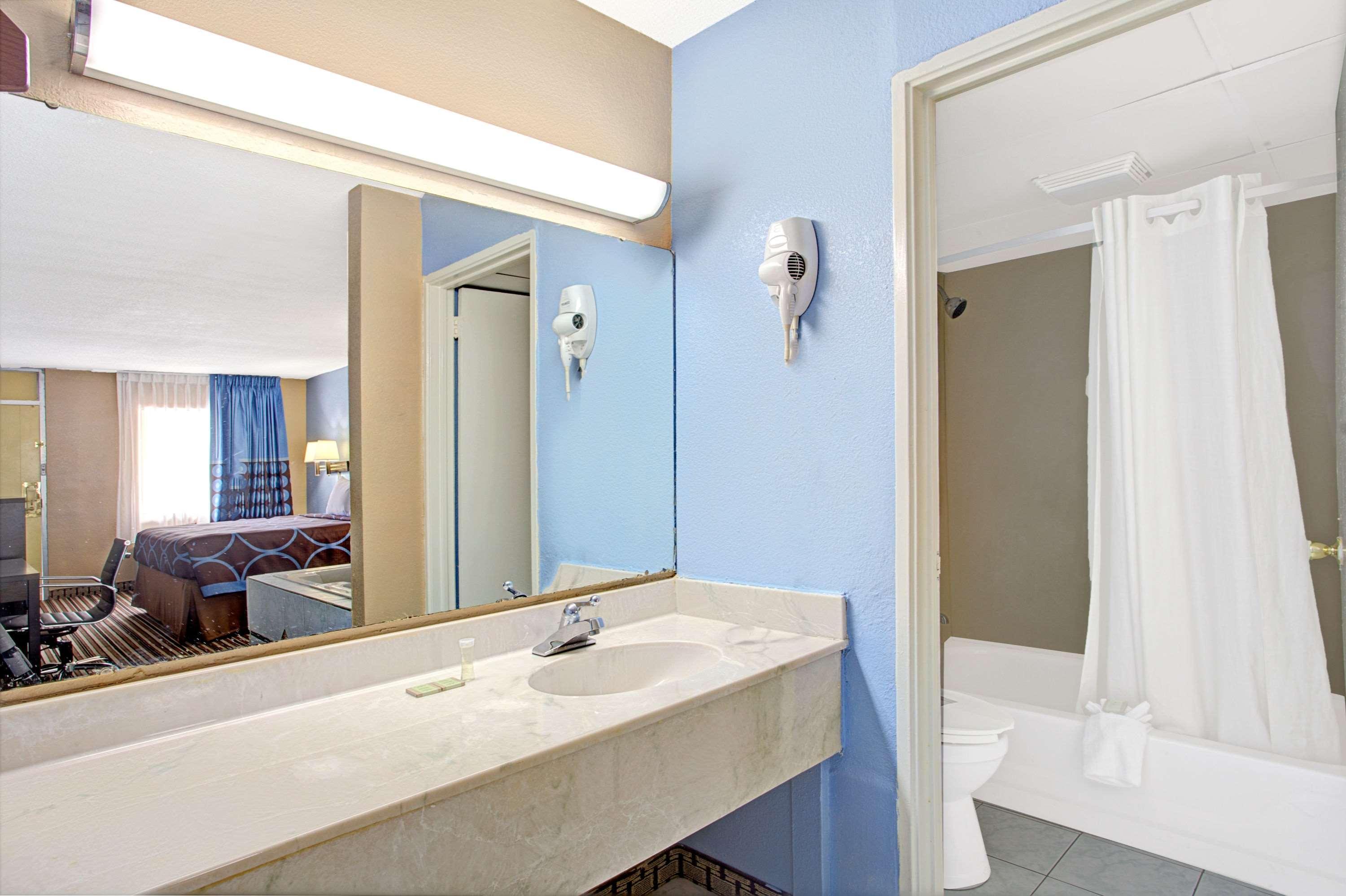 Downtown Inn & Studio Suites Мемфис Екстериор снимка