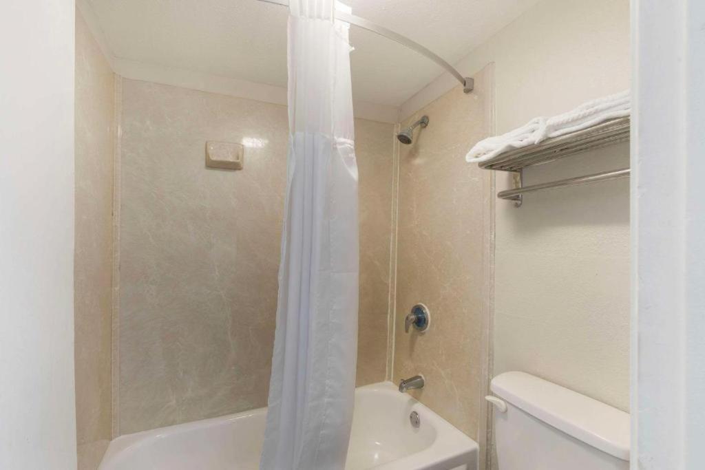 Downtown Inn & Studio Suites Мемфис Екстериор снимка